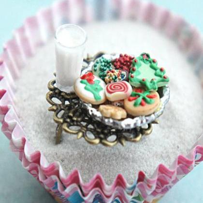 Christmas Cookies And Milk Ring