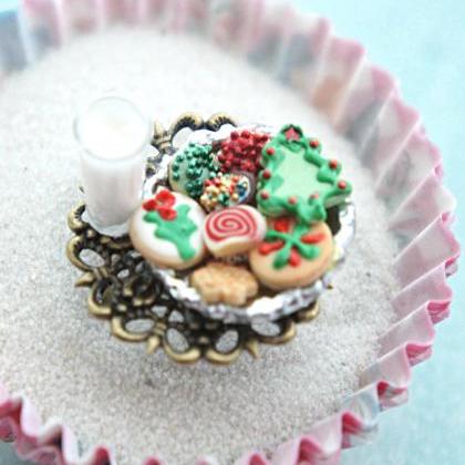 Christmas Cookies And Milk Ring
