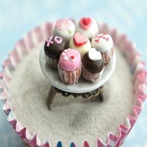Valentine's Day Cupcakes Ring