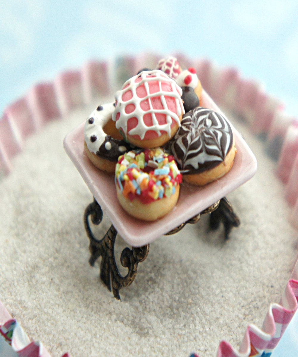 Assorted Donuts Ring