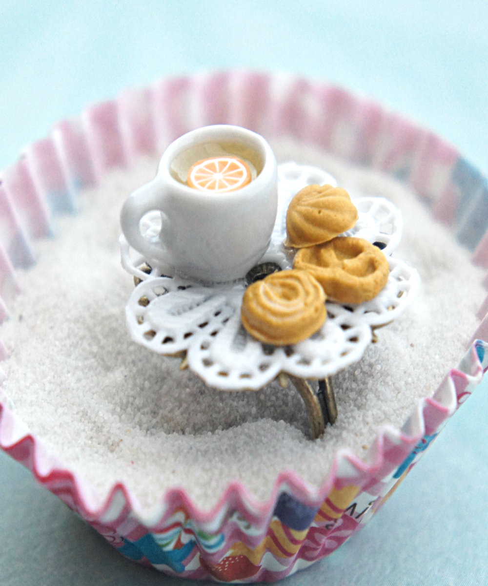 Shortbread Cookies And Tea Ring