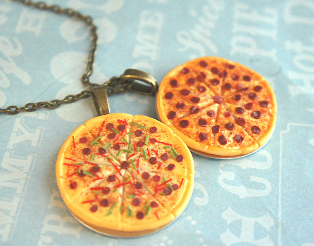 Pizza Necklace on Luulla