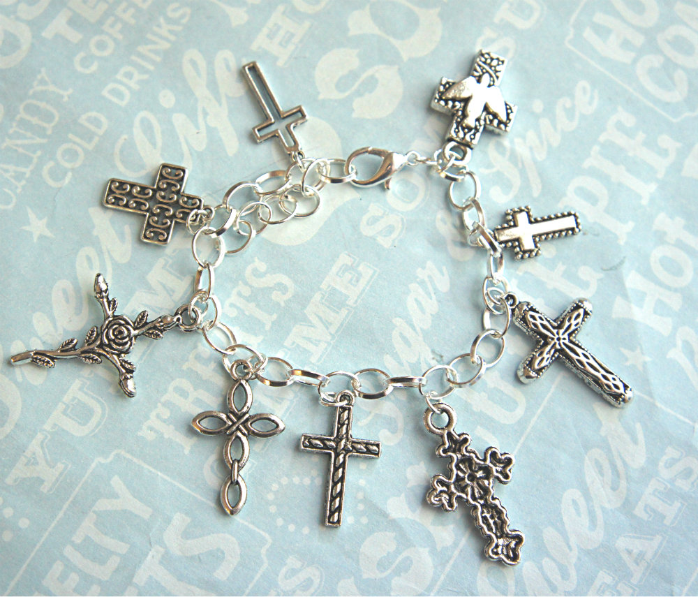 Cross Charm Bracelet on Luulla